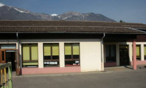 03. Escuela, sala polivalente y gimnasio